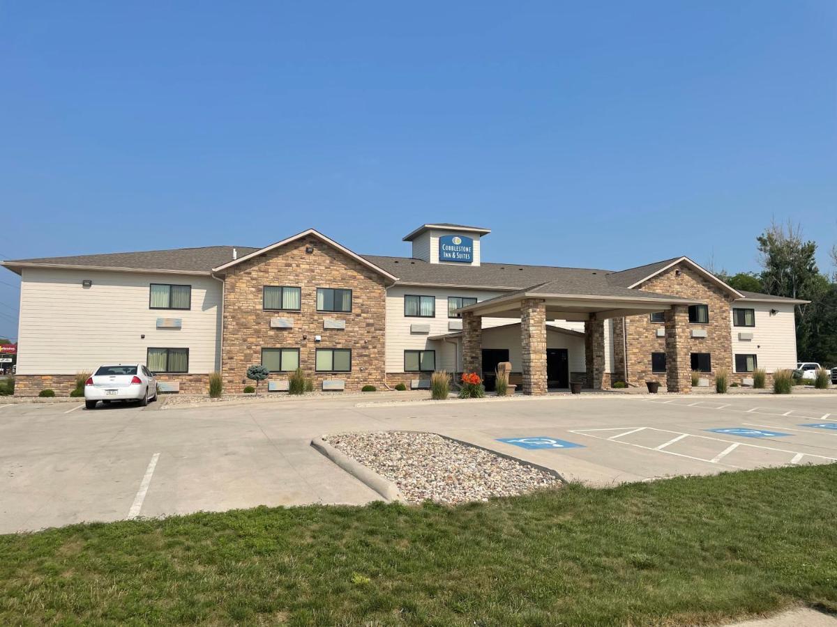 Cobblestone Inn&Suites - Clarion Extérieur photo