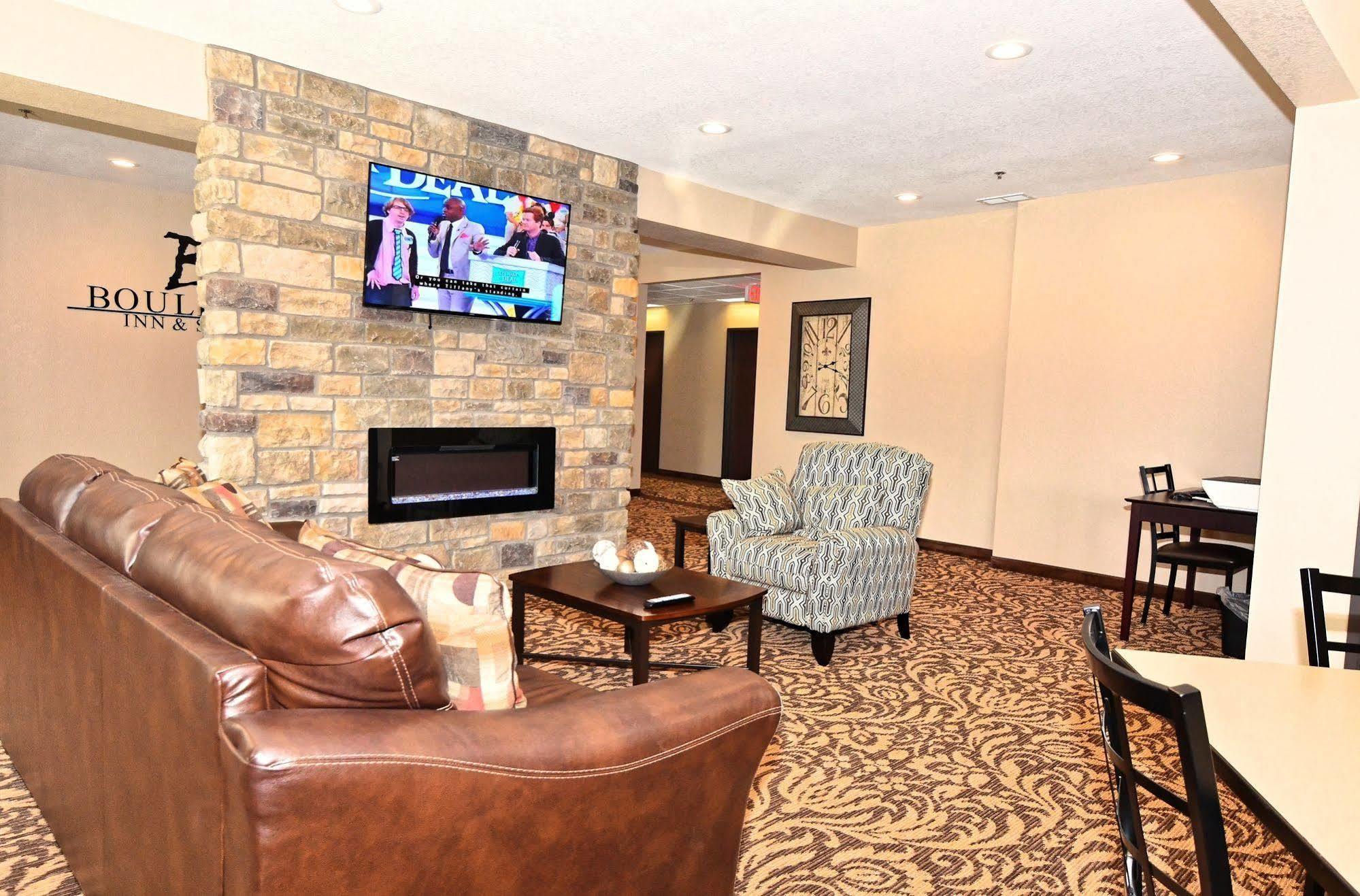 Cobblestone Inn&Suites - Clarion Extérieur photo