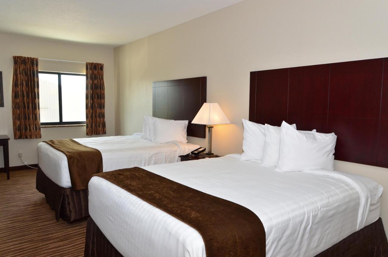 Cobblestone Inn&Suites - Clarion Extérieur photo