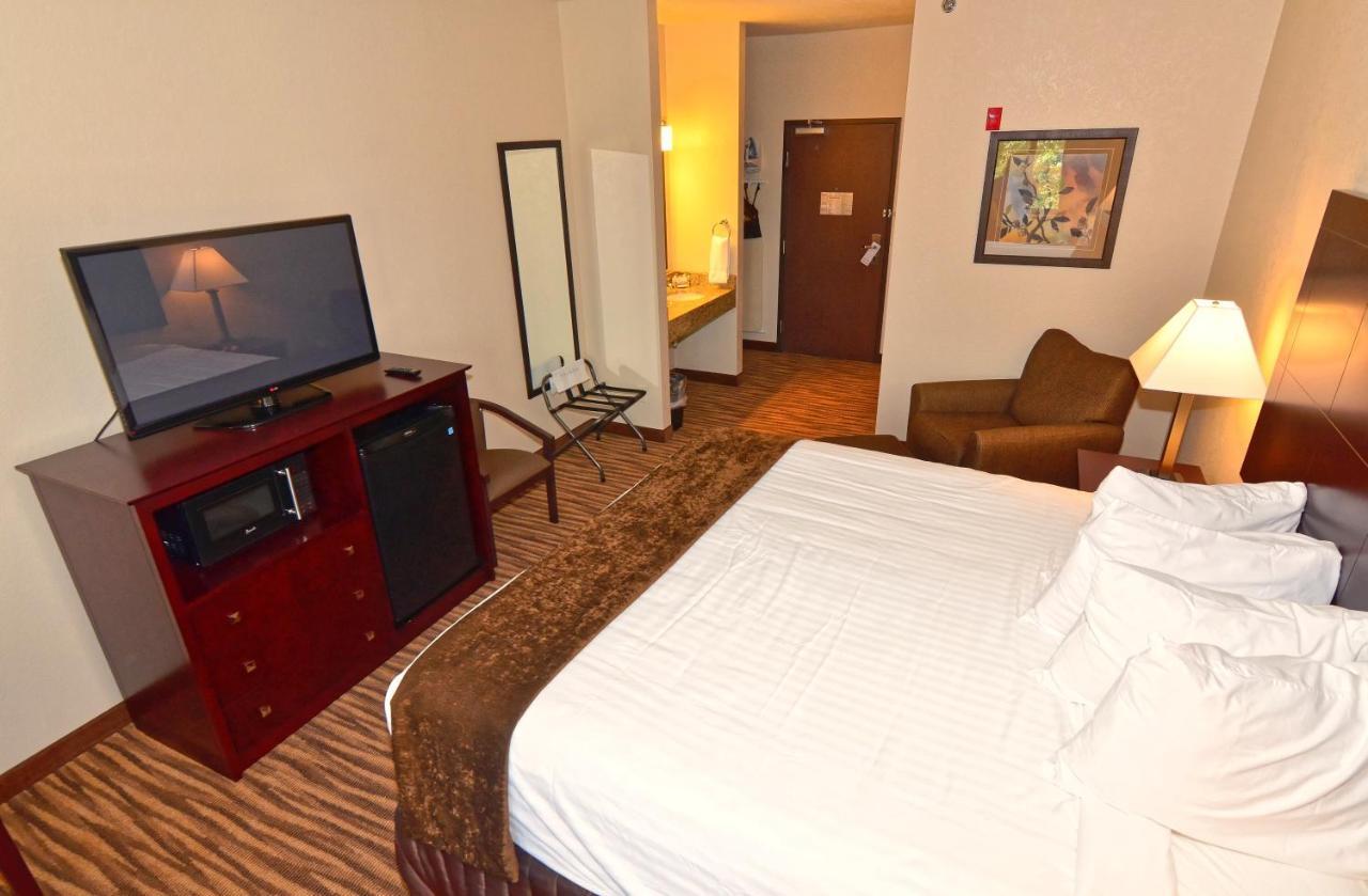 Cobblestone Inn&Suites - Clarion Extérieur photo