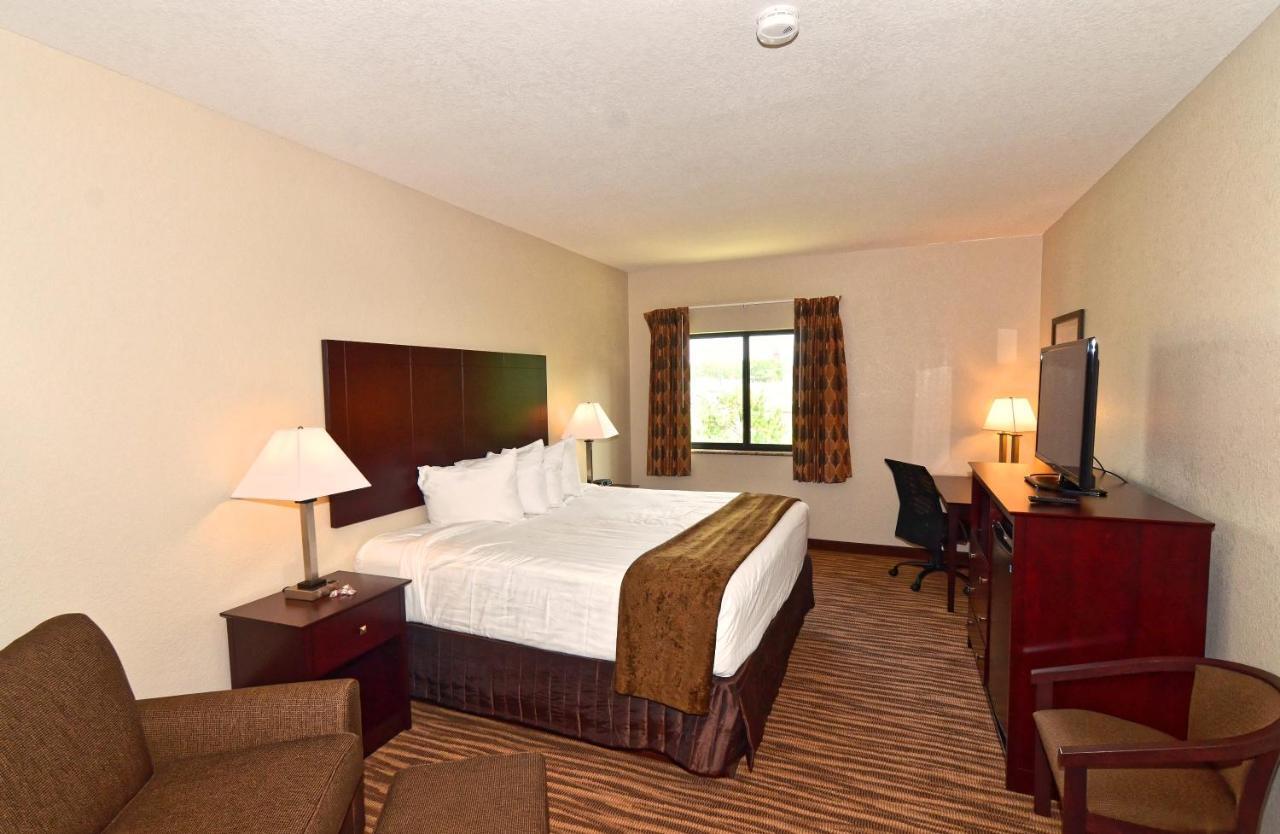 Cobblestone Inn&Suites - Clarion Extérieur photo