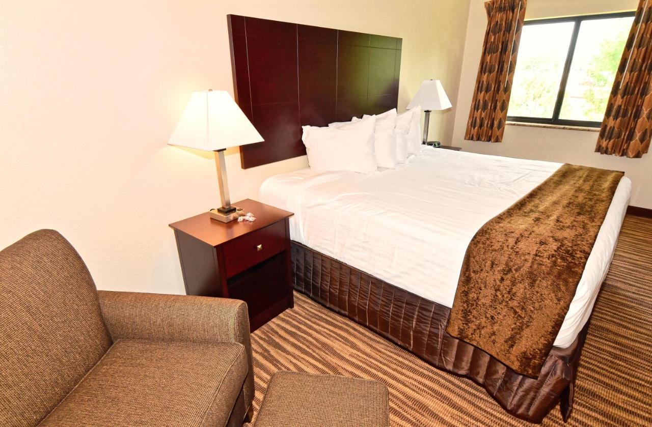 Cobblestone Inn&Suites - Clarion Extérieur photo