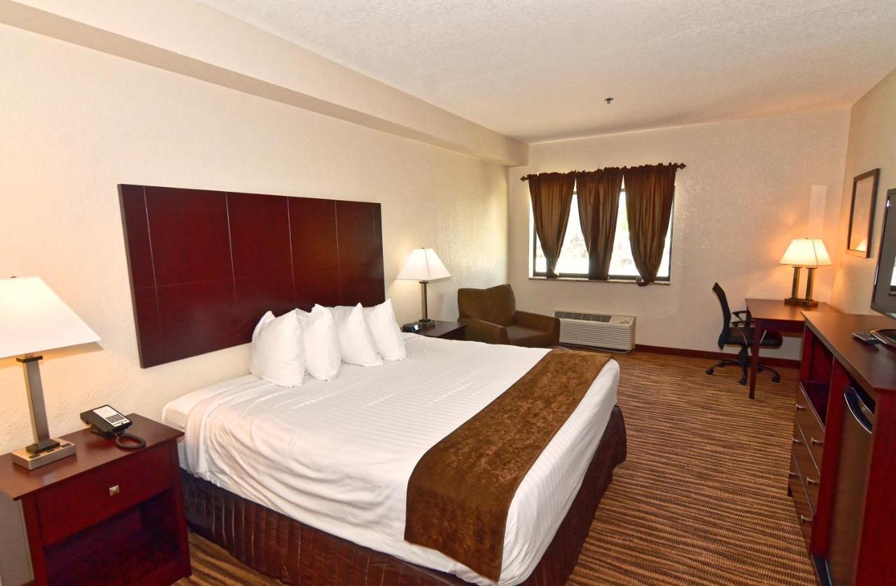 Cobblestone Inn&Suites - Clarion Extérieur photo