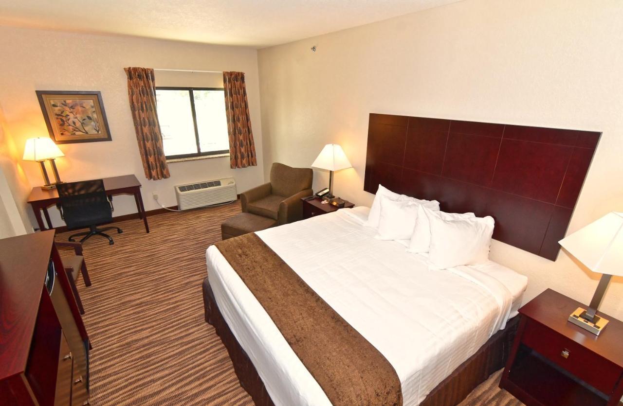 Cobblestone Inn&Suites - Clarion Extérieur photo
