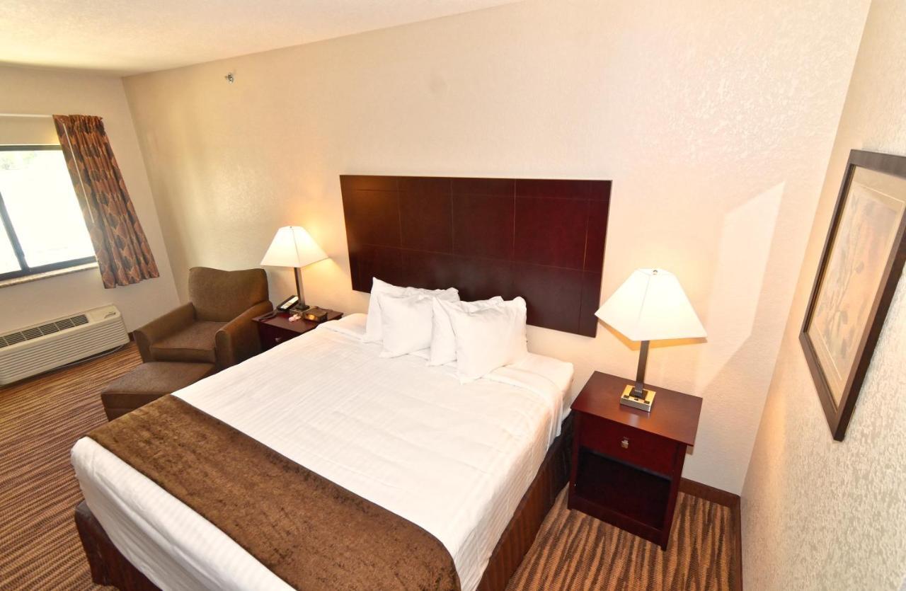 Cobblestone Inn&Suites - Clarion Extérieur photo