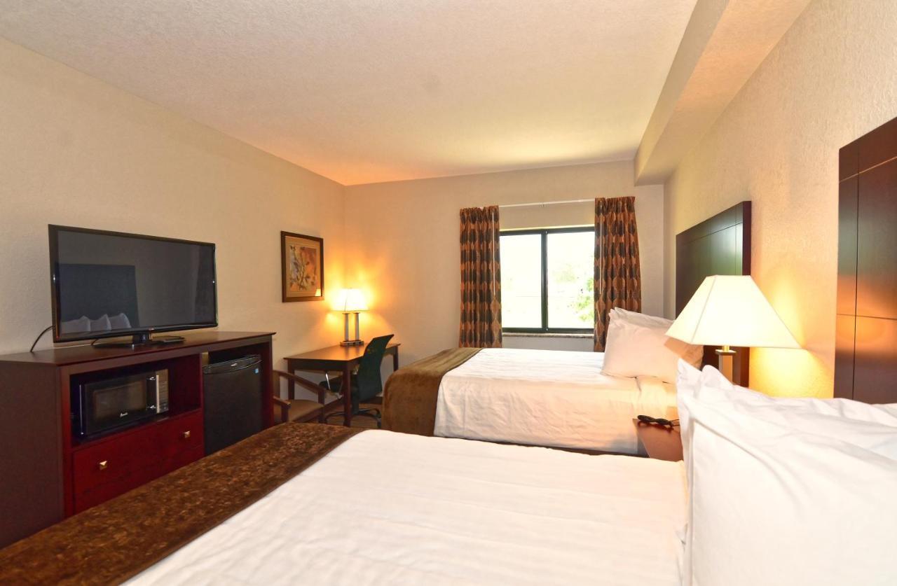Cobblestone Inn&Suites - Clarion Extérieur photo