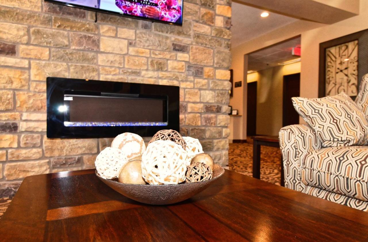 Cobblestone Inn&Suites - Clarion Extérieur photo