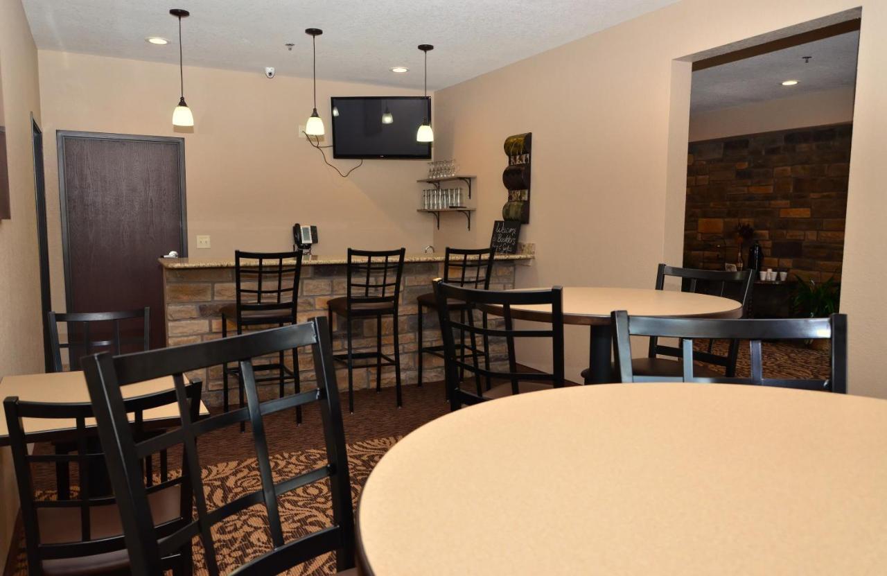 Cobblestone Inn&Suites - Clarion Extérieur photo