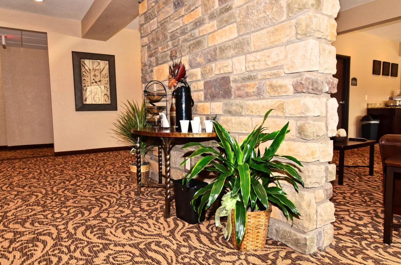 Cobblestone Inn&Suites - Clarion Extérieur photo
